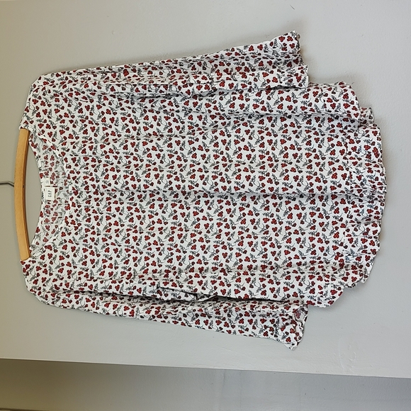 GAP Tops - GAP Floral Ruffle Flowy Size Large TALL Long Sleeve Top Curved Hem